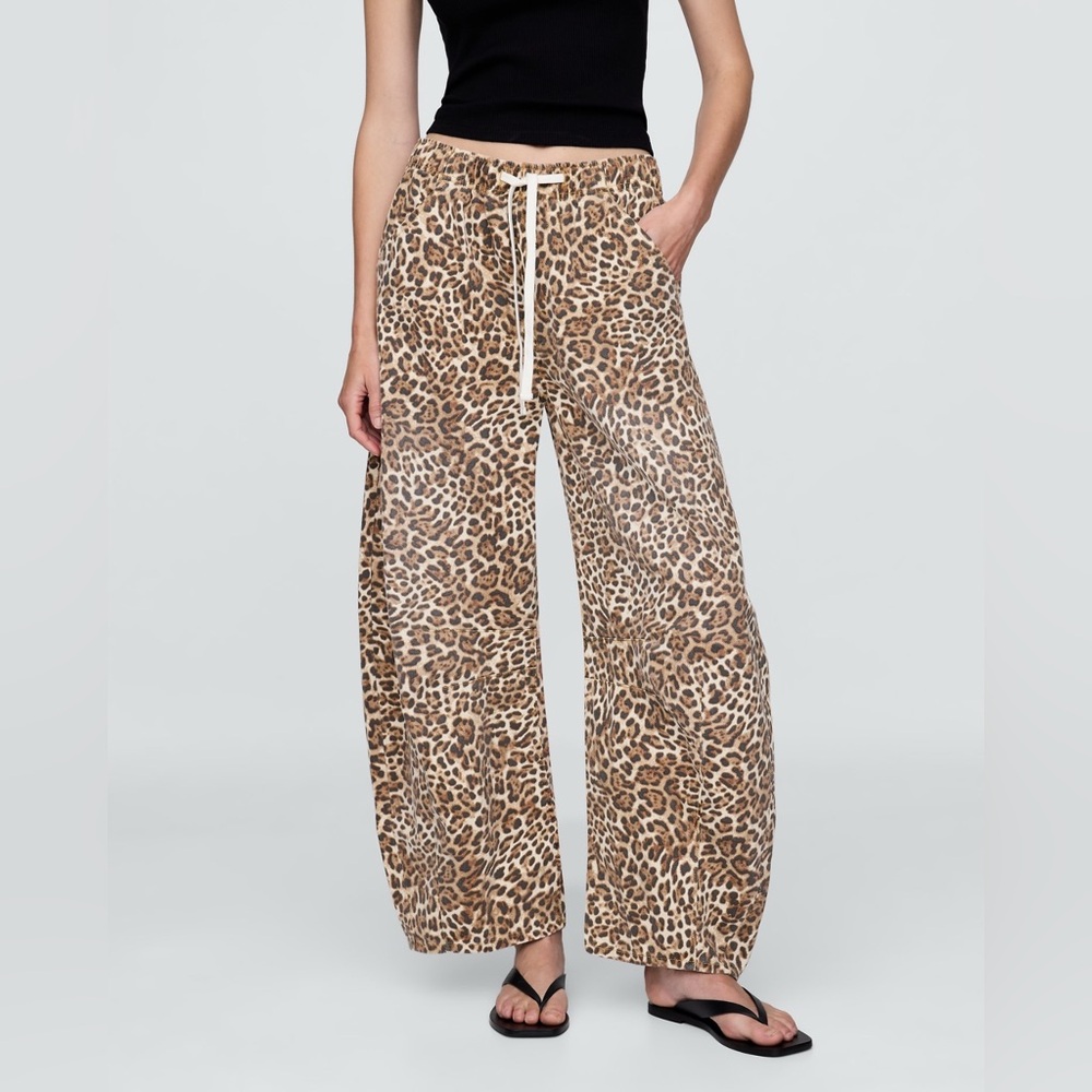 Mid Rise UltraSoft Easy Horseshoe Jeans